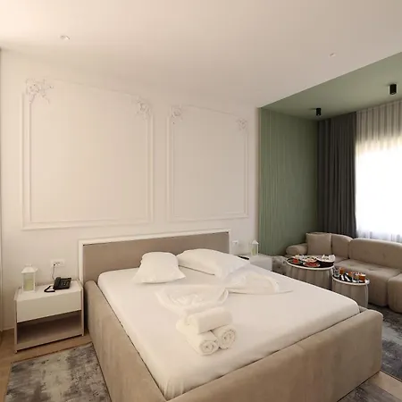 Elvis 3* Mjull-Bathore